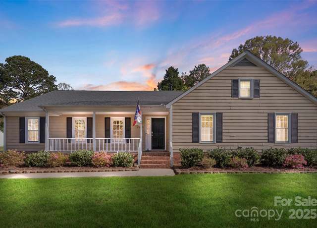 Property at 9534 Banwell Ln, Charlotte, NC 28269, 4 beds, 2 baths