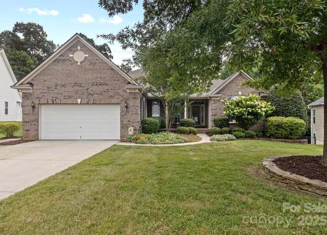 Property at 1119 Williamstown Rd, Matthews, NC 28105, 3 beds, 2.5 baths