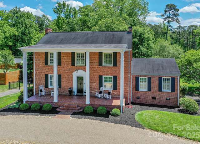 Property at 203 Mt Holly Huntersville Rd, Huntersville, NC 28078, 4 beds, 3 baths