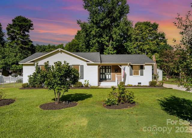 Property at 1208 Berkshire Dr, Kannapolis, NC 28081, 3 beds, 2 baths