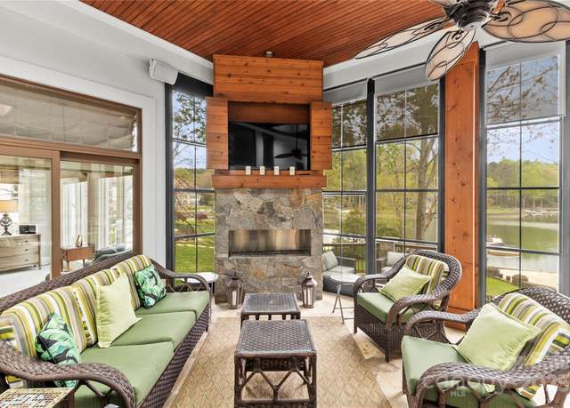 Property at 19040 Mary Ardrey Cir, Cornelius, NC 28031, 5 beds, 6 baths
