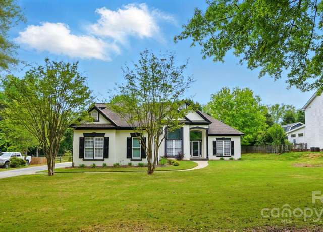Property at 530 Dovefield Dr, Indian Trail, NC 28079, 4 beds, 3.5 baths