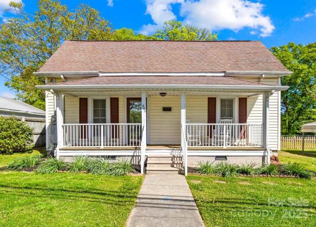 Property at 406 S Gaston St, Dallas, NC 28034, 2 beds, 1 bath