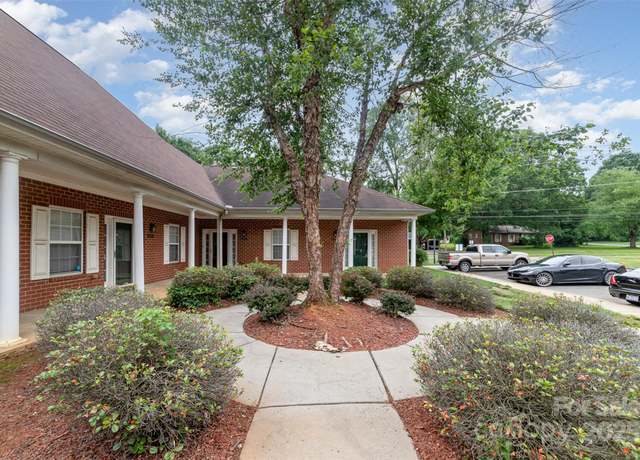 Property at 7012 Somerset Springs Dr Unit E, Charlotte, NC 28262, 2 beds, 2 baths