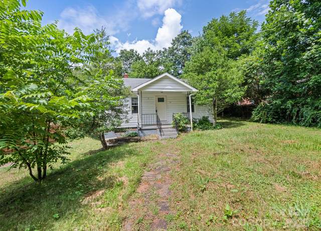 Property at 155 Woodland Dr, Waynesville, NC 28786, 2 beds, 1 bath