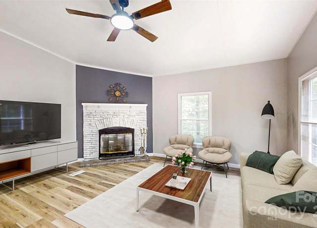 Property at 1274 Oakbrook Ln, Denver, NC 28037, 3 beds, 2 baths