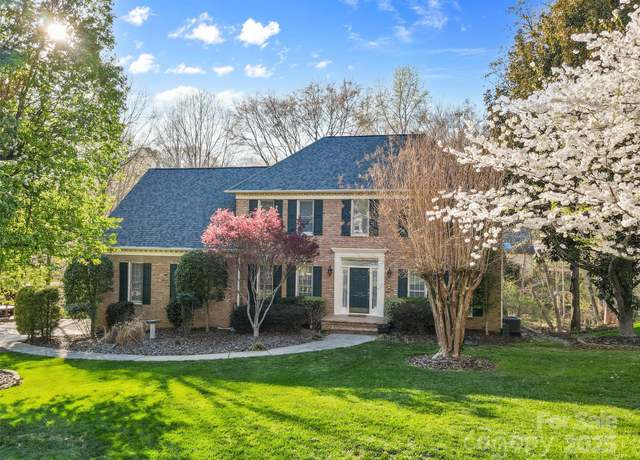 Property at 5309 Silchester Ln, Charlotte, NC 28215, 5 beds, 3.5 baths