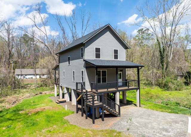 Property at 14 Whitson Rd, Asheville, NC 28805, 3 beds, 2.5 baths