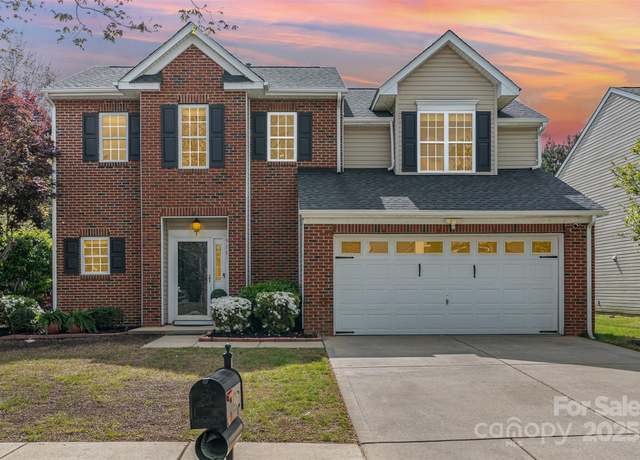Property at 9803 Forest Run Ln, Charlotte, NC 28277, 3 beds, 2.5 baths