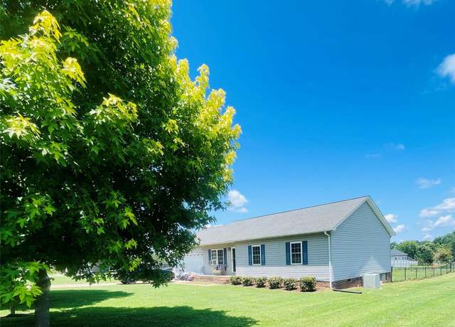 Property at 286 Little Wilkesboro Rd, Harmony, NC 28634, 3 beds, 2 baths