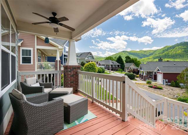 Property at 31 Byrdcliffe Ln, Asheville, NC 28805, 2 beds, 2 baths