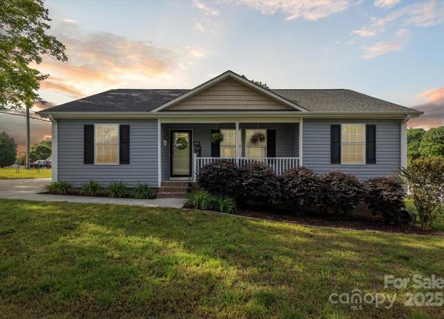 Property at 835 Jet St, Kannapolis, NC 28081, 3 beds, 2 baths