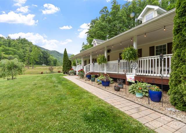 Property at 33 Copper Penny Ln, Burnsville, NC 28714, 3 beds, 2.5 baths