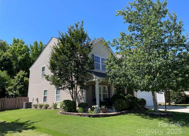 Property at 14413 Lake Crossing Dr, Charlotte, NC 28278, 4 beds, 2.5 baths