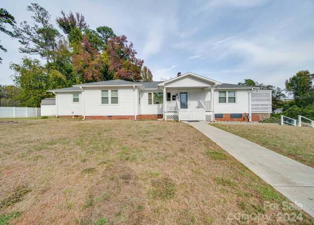 Property at 504 N Pine Ln, Wadesboro, NC 28170, 3 beds, 2 baths
