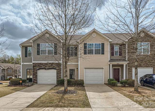 Property at 9035 Bradstreet Commons Way, Charlotte, NC 28215, 3 beds, 2.5 baths