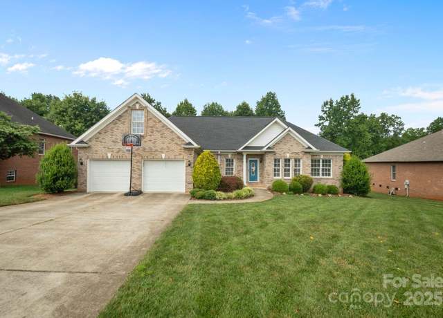 Property at 179 Browning Dr, Taylorsville, NC 28681, 3 beds, 2.5 baths
