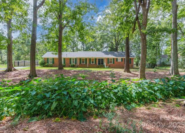 Property at 1102 Lakewood Dr, Monroe, NC 28112, 4 beds, 3 baths