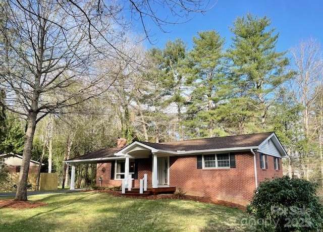 Property at 19 Robert E Lee Dr, Flat Rock, NC 28731, 3 beds, 1.5 baths