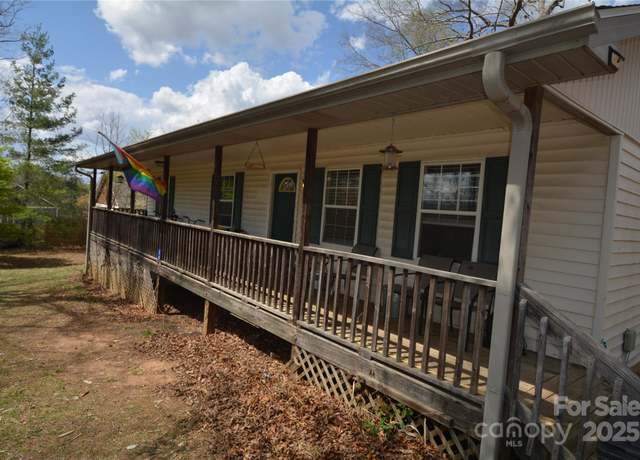 Property at 34 Fox Dr, Asheville, NC 28803, 3 beds, 2 baths