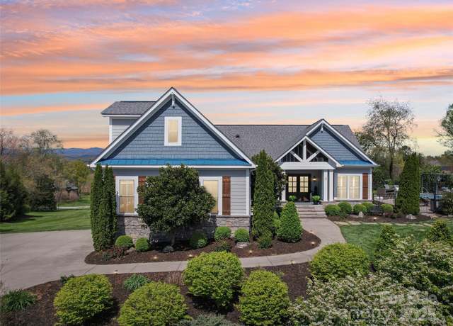 Property at 74 Ridgeview Hill Dr, Hendersonville, NC 28791, 3 beds, 3.5 baths