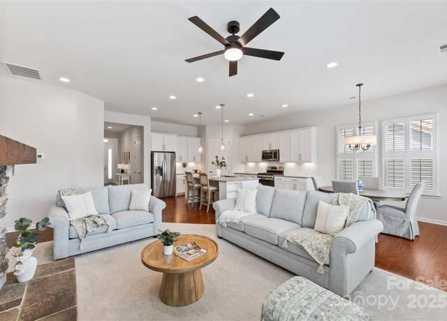 Property at 329 Brambling Ct, Wesley Chapel, NC 28110, 2 beds, 2.5 baths