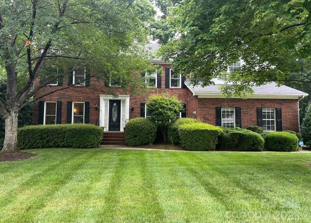 Property at 21621 Crown Lake Dr, Cornelius, NC 28031, 4 beds, 3.5 baths