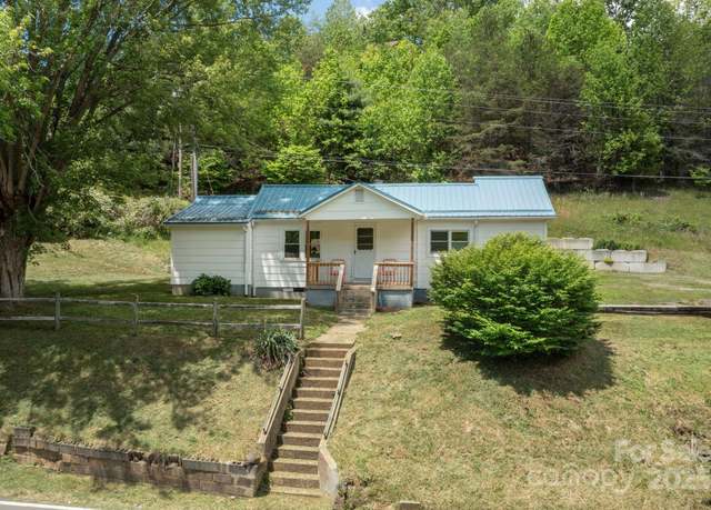 Property at 1022 Phipps Creek Rd, Burnsville, NC 28714, 3 beds, 2 baths