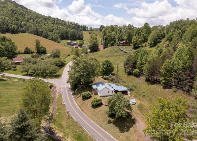 Property at 1022 Phipps Creek Rd, Burnsville, NC 28714, 3 beds, 2 baths