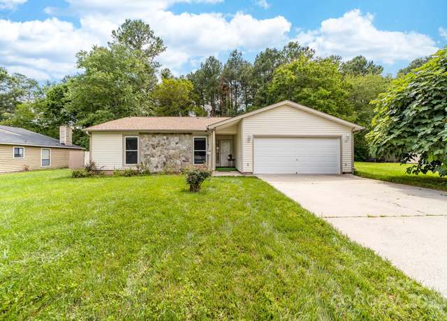Property at 10951 Fox Mill Ln, Charlotte, NC 28277, 3 beds, 2 baths