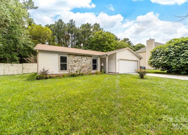 Property at 10951 Fox Mill Ln, Charlotte, NC 28277, 3 beds, 2 baths