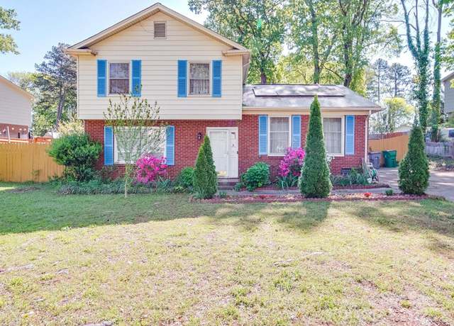 Property at 6820 Elm Forest Dr, Charlotte, NC 28212, 4 beds, 3 baths