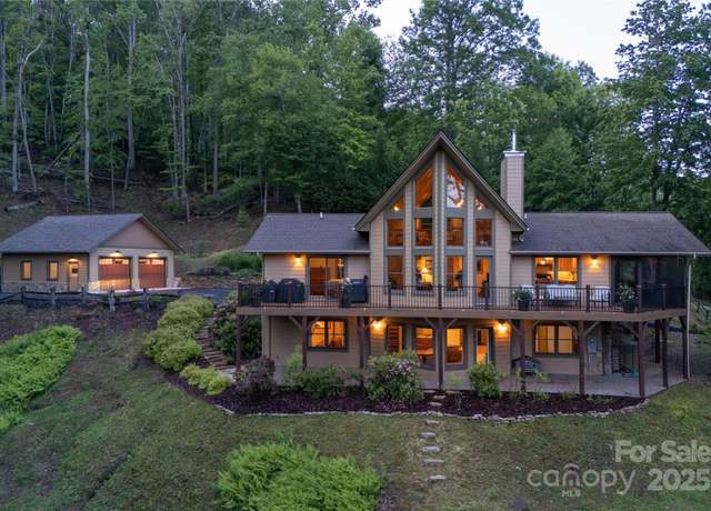 Property at 268 Trappers Run Dr, Burnsville, NC 28714, 3 beds, 3.5 baths