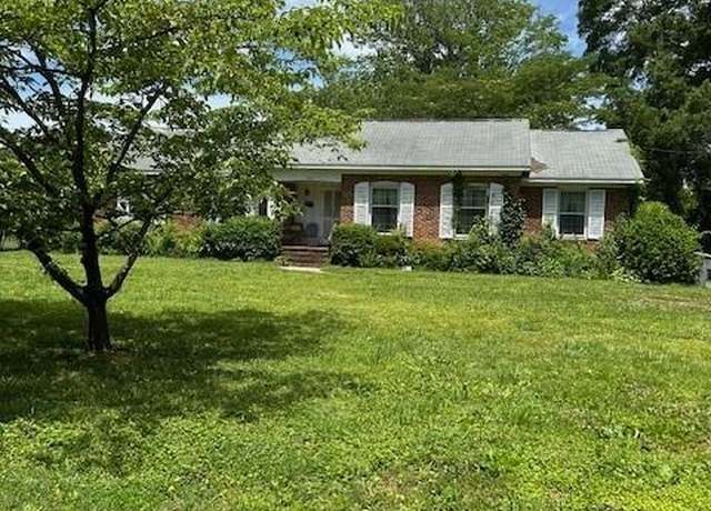 Property at 1512 Rutledge Ave, Charlotte, NC 28211, 3 beds, 2 baths