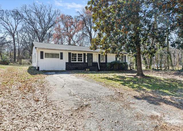 Property at 629 Johns Ln, Gastonia, NC 28052, 4 beds, 2 baths