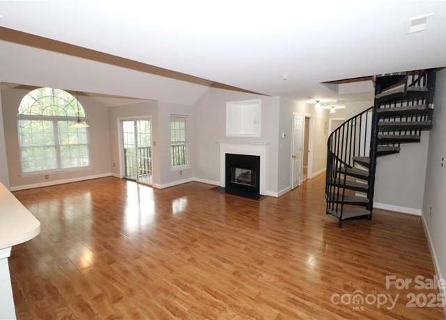 Property at 2558 Carya Pond Ln, Charlotte, NC 28212, 2 beds, 2 baths