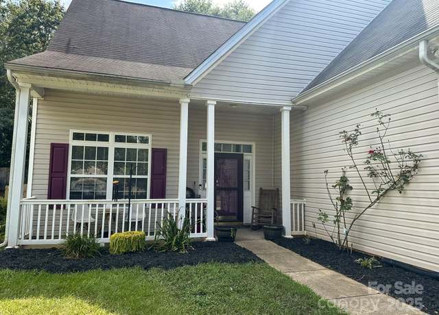 Property at 4040 Shasta Cir, Clover, SC 29710, 4 beds, 2.5 baths