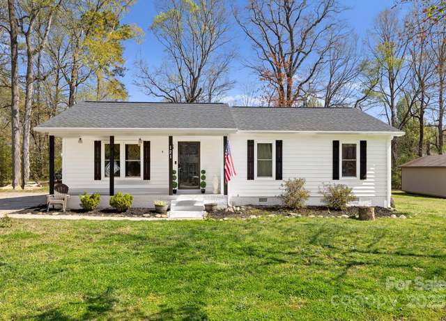 Property at 121 Country Ln, Belmont, NC 28012, 3 beds, 2 baths