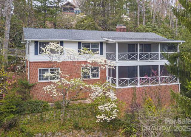 Property at 220 Ridge Rd, Waynesville, NC 28786, 4 beds, 4 baths