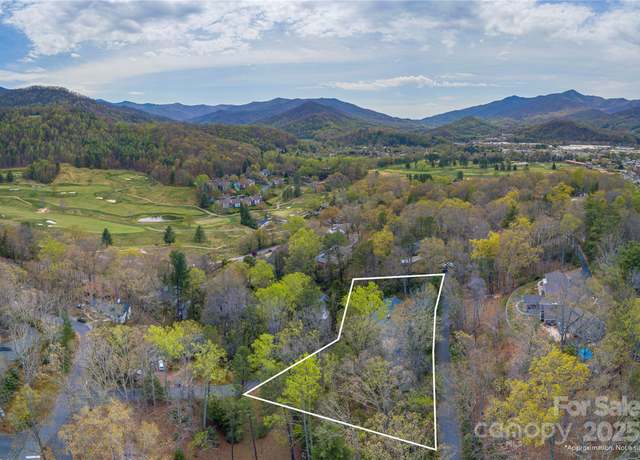 Property at 220 Ridge Rd, Waynesville, NC 28786, 4 beds, 4 baths