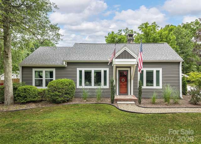 Property at 1615 Kanuga Rd, Hendersonville, NC 28739, 3 beds, 2 baths