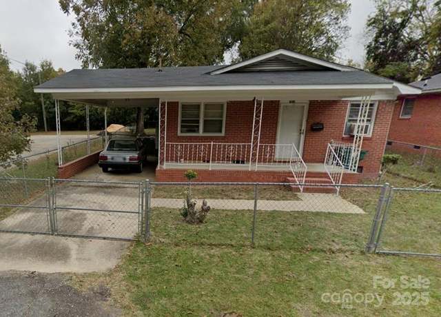 Property at 304 Johnson St, Cheraw, SC 29520, 2 beds, 1 bath