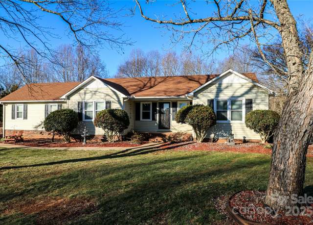 Property at 5360 Creekwood Dr, Salisbury, NC 28147, 3 beds, 2 baths