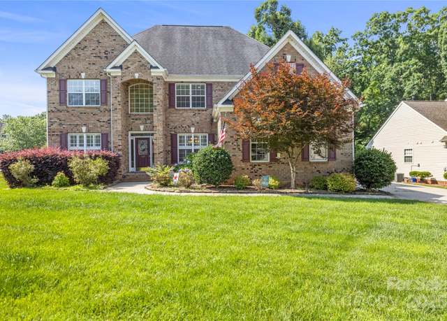 Property at 128 Sugar Thyme Ln, Mooresville, NC 28115, 6 beds, 3 baths