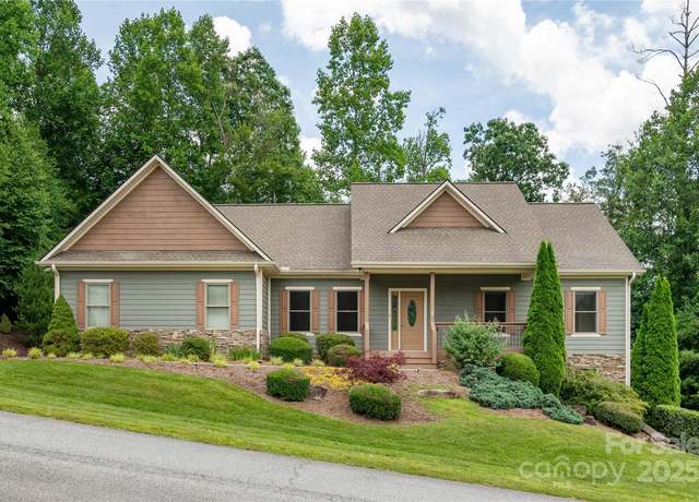 Property at 178 Crystal Heights Dr, Hendersonville, NC 28739, 3 beds, 3 baths