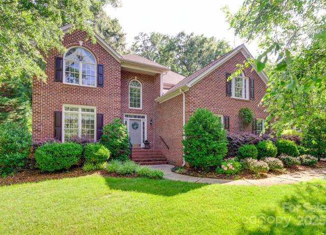 Property at 1548 Summit View Dr, Rock Hill, SC 29732, 4 beds, 2.5 baths