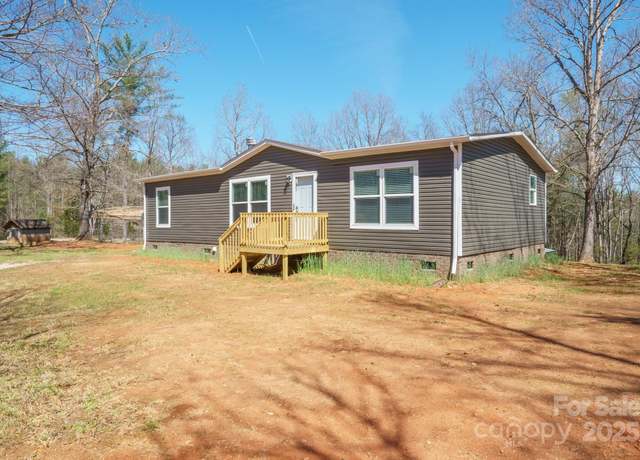 Property at 1746 Canoe Creek Way, Morganton, NC 28655, 2 beds, 2 baths