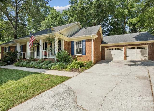 Property at 405 Scarborough Ln, Matthews, NC 28105, 3 beds, 2 baths