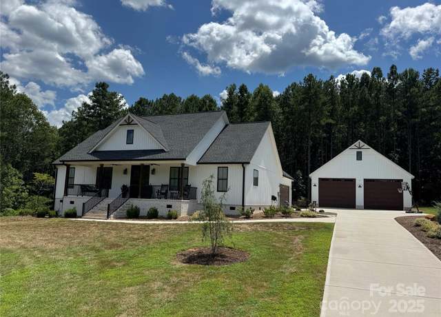 Property at 5182 Star Magnolia Ct, Clover, SC 29710, 3 beds, 2.5 baths