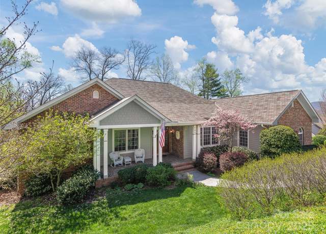 Property at 125 Lindsley Ct, Hendersonville, NC 28792, 4 beds, 3.5 baths